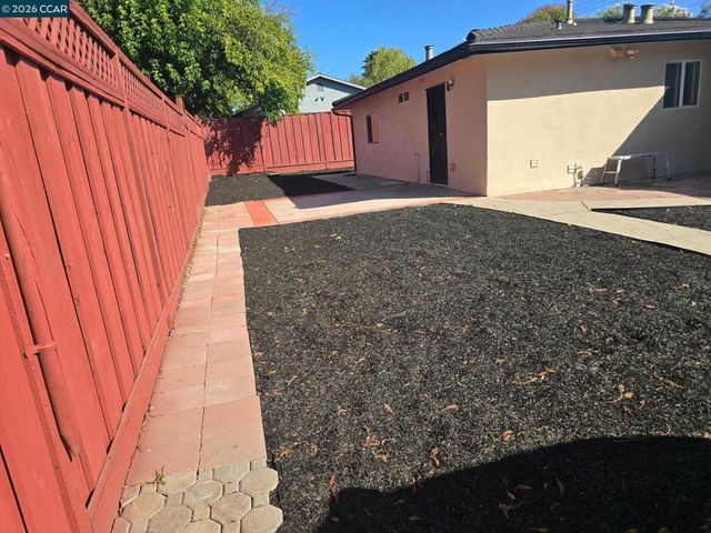 3121 Cowell Rd, Concord, CA 94518