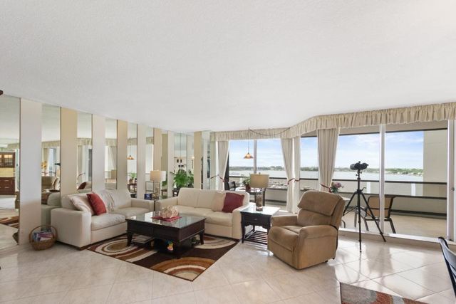 100 Lakeshore Drive 754, North Palm Beach, FL 33408