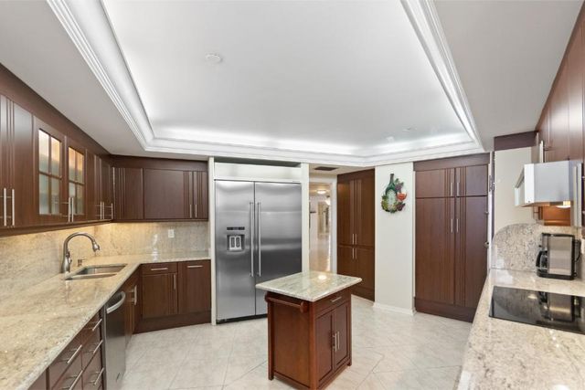 100 Lakeshore Drive 754, North Palm Beach, FL 33408