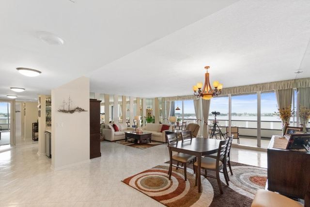 100 Lakeshore Drive 754, North Palm Beach, FL 33408