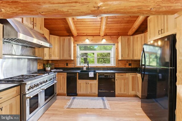 307 WILDLIFE WAY, Harpers Ferry, WV 25425