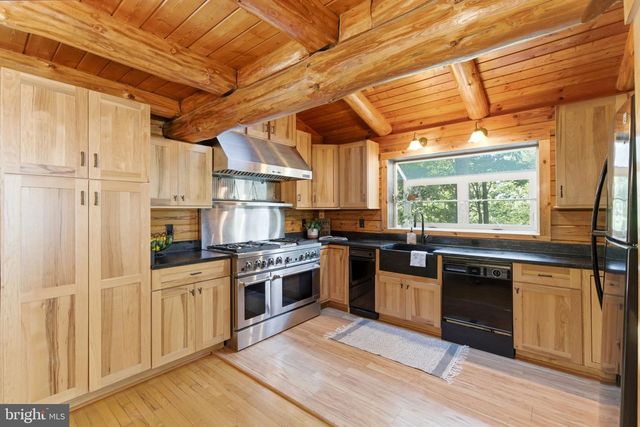 307 WILDLIFE WAY, Harpers Ferry, WV 25425