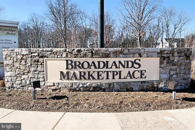 22092 AVONWORTH SQ, Broadlands, VA 20148