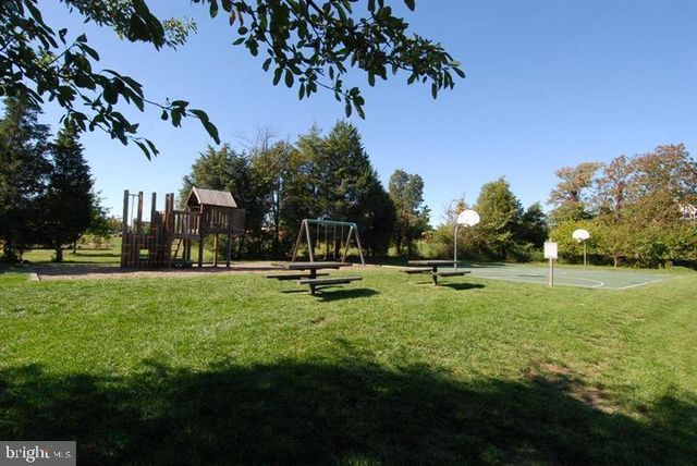 22092 AVONWORTH SQ, Broadlands, VA 20148