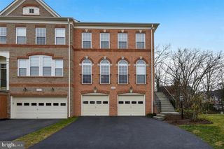 22092 AVONWORTH SQ, Broadlands, VA 20148