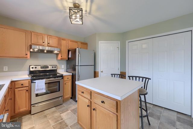305 BANYAN CIRCLE DR, Lancaster, PA 17603