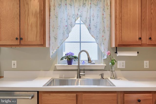 305 BANYAN CIRCLE DR, Lancaster, PA 17603