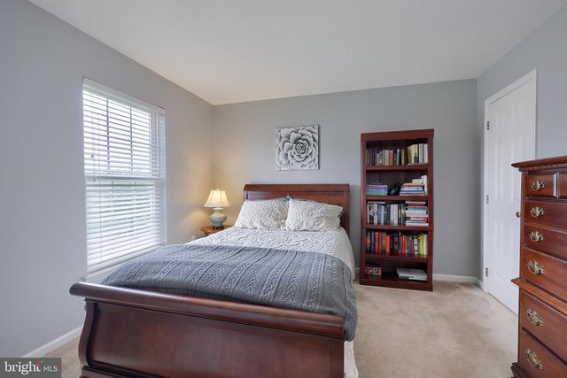 305 BANYAN CIRCLE DR, Lancaster, PA 17603