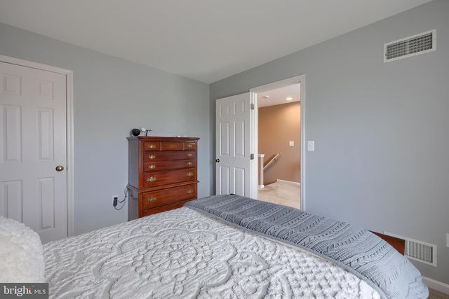 305 BANYAN CIRCLE DR, Lancaster, PA 17603