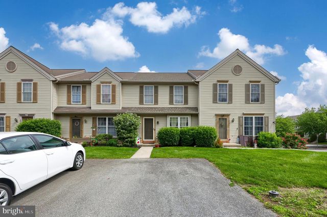305 BANYAN CIRCLE DR, Lancaster, PA 17603