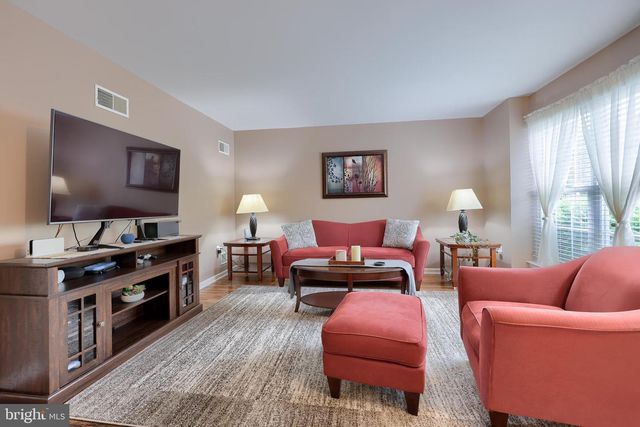 305 BANYAN CIRCLE DR, Lancaster, PA 17603