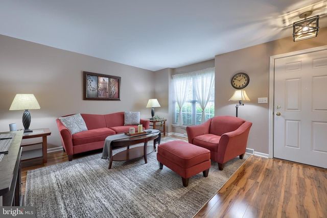 305 BANYAN CIRCLE DR, Lancaster, PA 17603