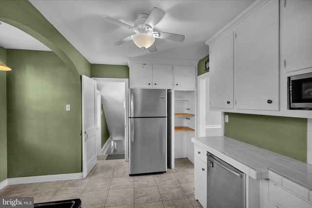 16 HASKELL DR, Lancaster, PA 17601