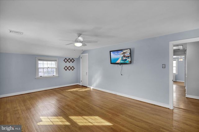 16 HASKELL DR, Lancaster, PA 17601