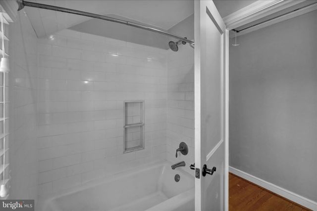 16 HASKELL DR, Lancaster, PA 17601