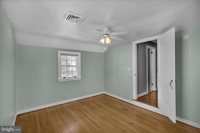 16 HASKELL DR, Lancaster, PA 17601