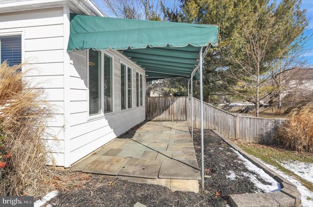 16 HASKELL DR, Lancaster, PA 17601