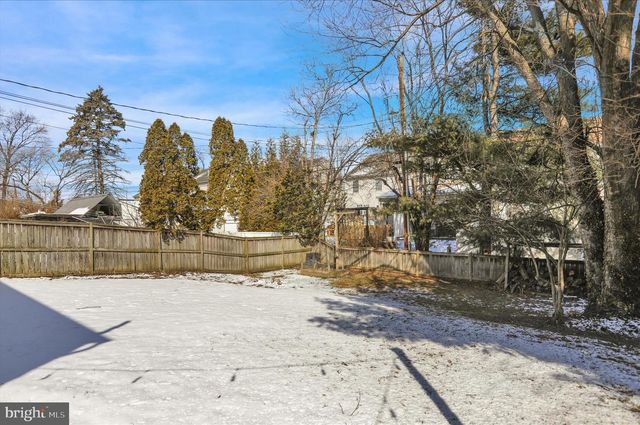 16 HASKELL DR, Lancaster, PA 17601