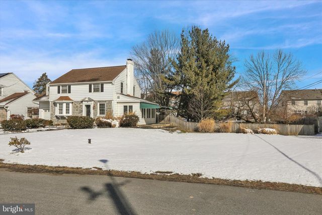 16 HASKELL DR, Lancaster, PA 17601