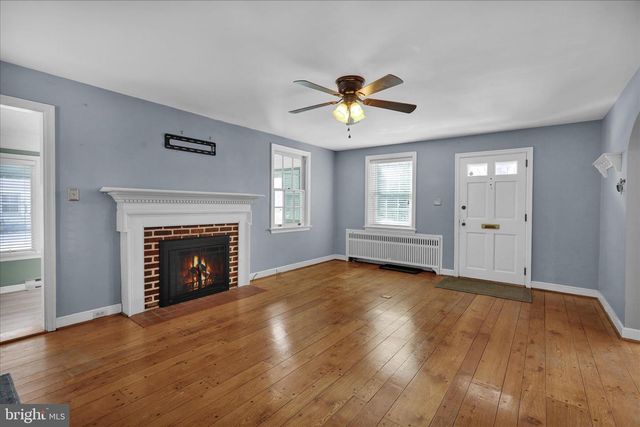 16 HASKELL DR, Lancaster, PA 17601