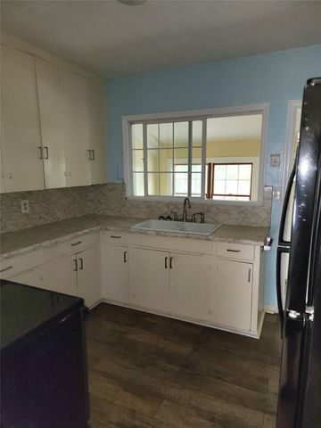 704 Beach Ct, Fort Pierce, FL 34950