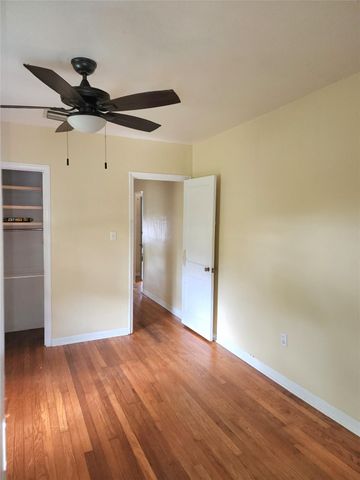 704 Beach Ct, Fort Pierce, FL 34950
