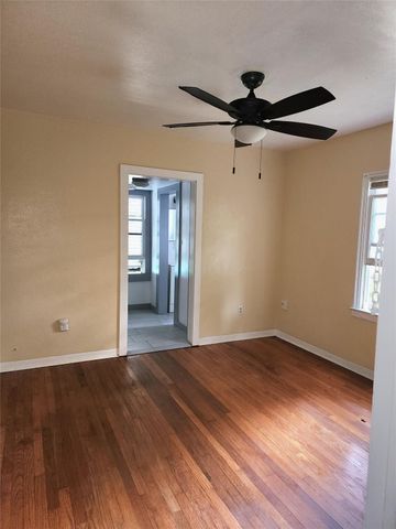 704 Beach Ct, Fort Pierce, FL 34950