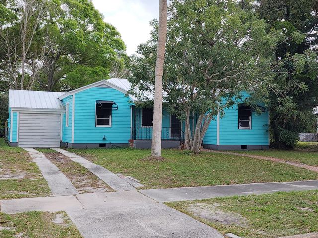 704 Beach Ct, Fort Pierce, FL 34950
