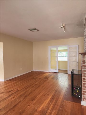 704 Beach Ct, Fort Pierce, FL 34950