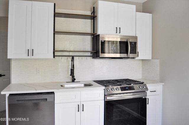 44 Drs James Parker Boulevard, Red Bank, NJ 07701