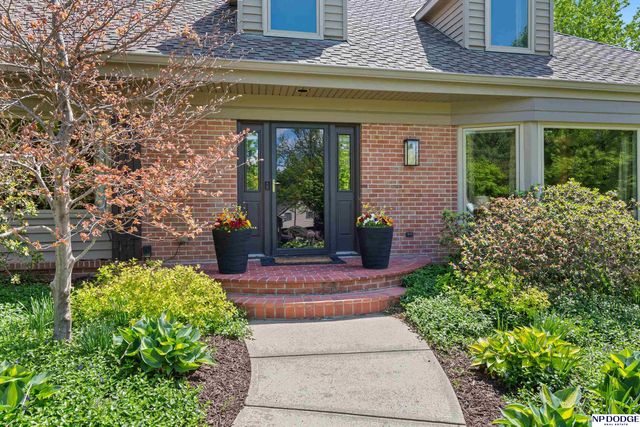 611 S 93rd Avenue, Omaha, NE 68114