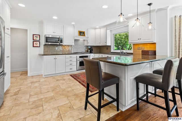 611 S 93rd Avenue, Omaha, NE 68114