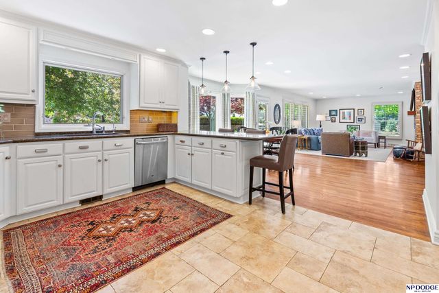 611 S 93rd Avenue, Omaha, NE 68114
