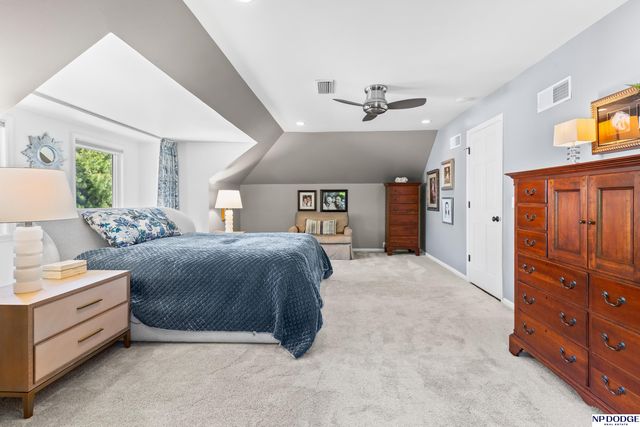 611 S 93rd Avenue, Omaha, NE 68114