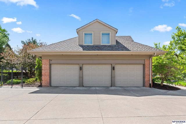 611 S 93rd Avenue, Omaha, NE 68114