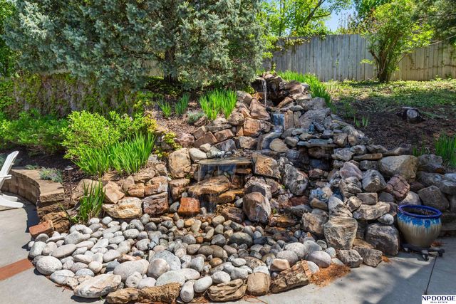 611 S 93rd Avenue, Omaha, NE 68114