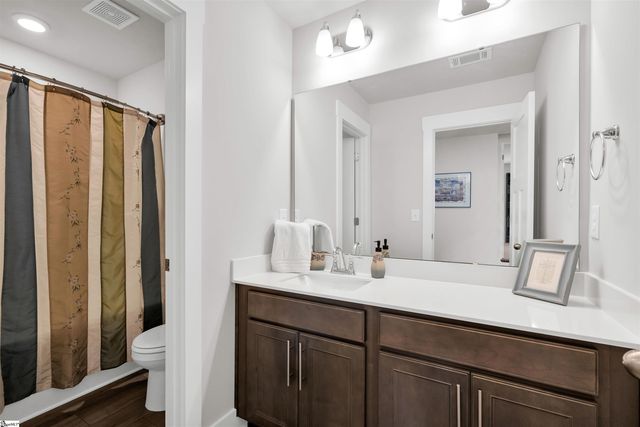 565 Fenwick Drive, Woodruff, SC 29388