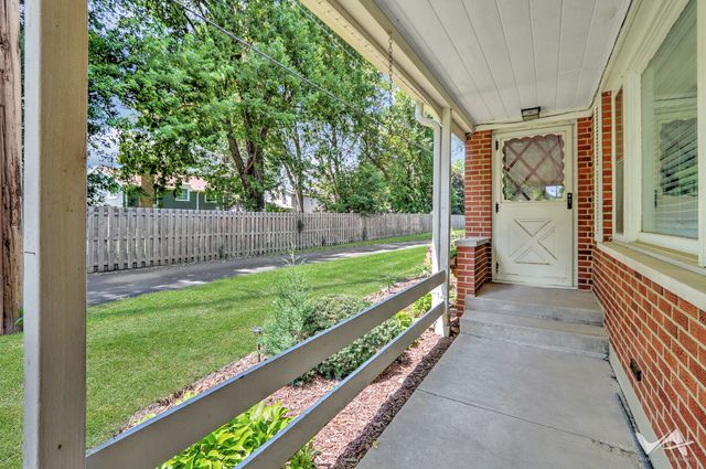 850 W Fabyan Parkway, Batavia, IL 60510