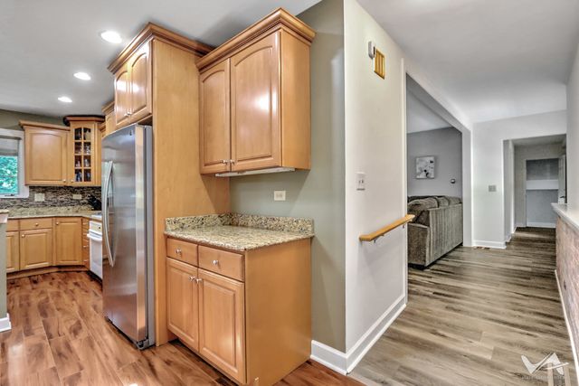 850 W Fabyan Parkway, Batavia, IL 60510