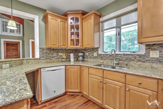 850 W Fabyan Parkway, Batavia, IL 60510