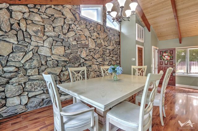 850 W Fabyan Parkway, Batavia, IL 60510