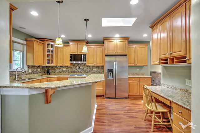 850 W Fabyan Parkway, Batavia, IL 60510