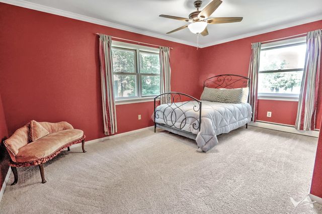 850 W Fabyan Parkway, Batavia, IL 60510