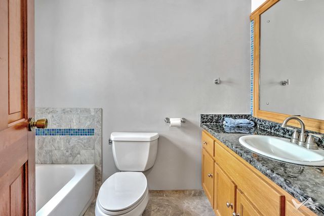 850 W Fabyan Parkway, Batavia, IL 60510