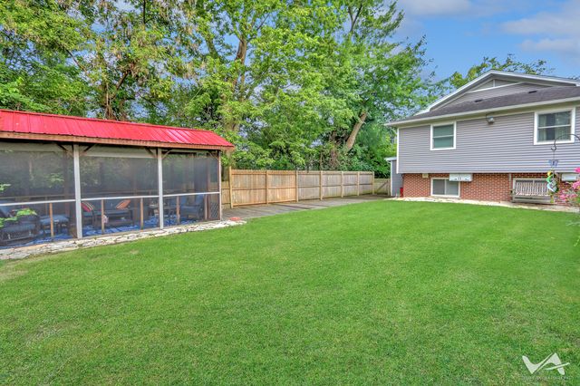 850 W Fabyan Parkway, Batavia, IL 60510