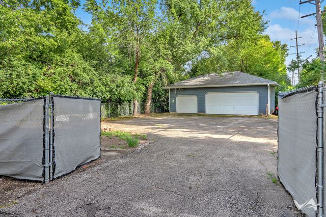 850 W Fabyan Parkway, Batavia, IL 60510