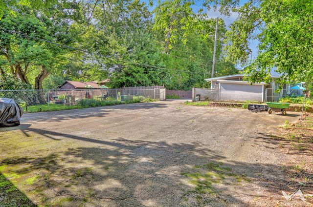 850 W Fabyan Parkway, Batavia, IL 60510