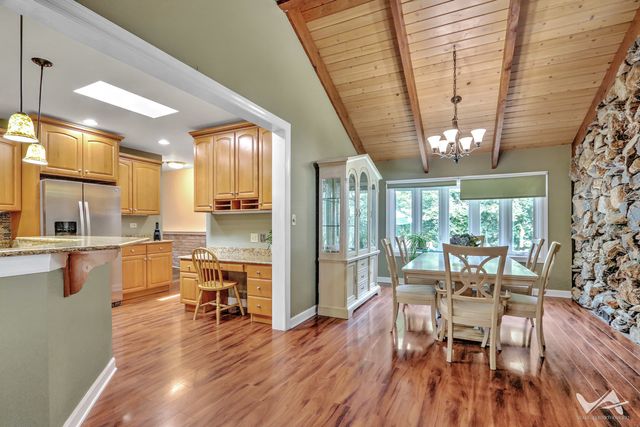 850 W Fabyan Parkway, Batavia, IL 60510