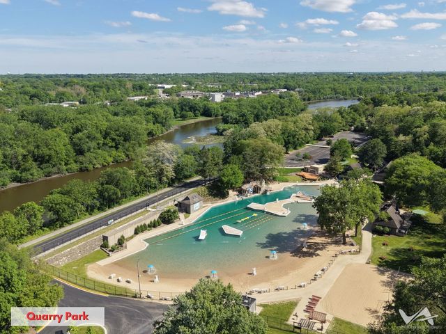 850 W Fabyan Parkway, Batavia, IL 60510