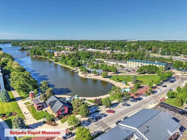 850 W Fabyan Parkway, Batavia, IL 60510